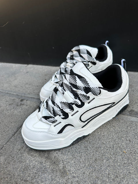 SNEAKER