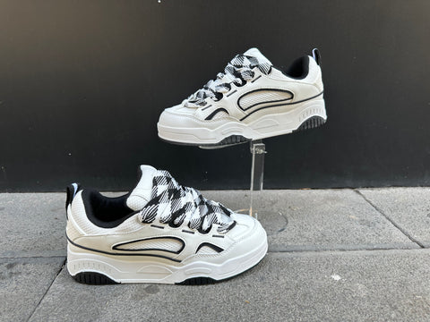 SNEAKER