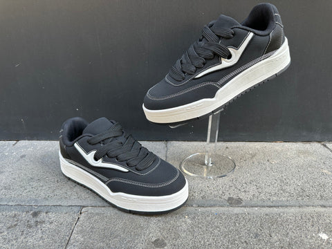 SNEAKER