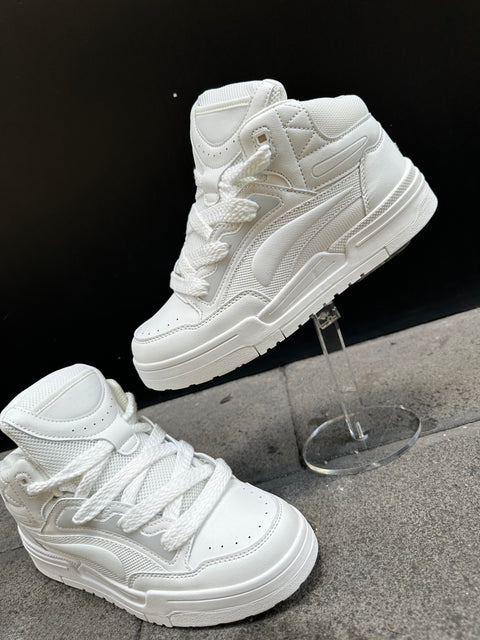 SNEAKER