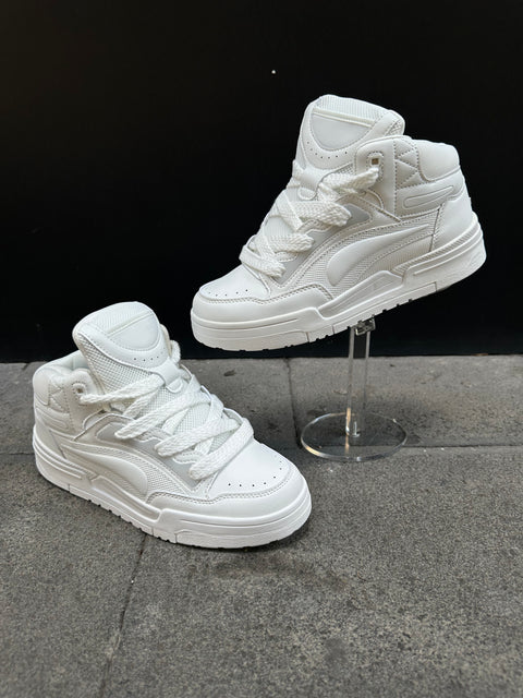 SNEAKER